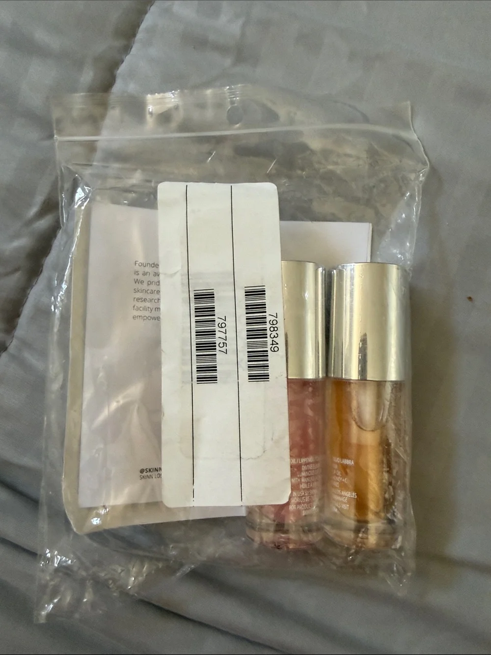 New and Sealed 2-SKINN Luminous Lip Oil in Golden and Blush